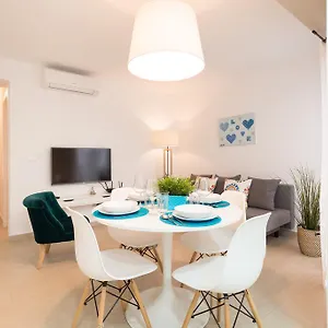 Pena Center Apartment